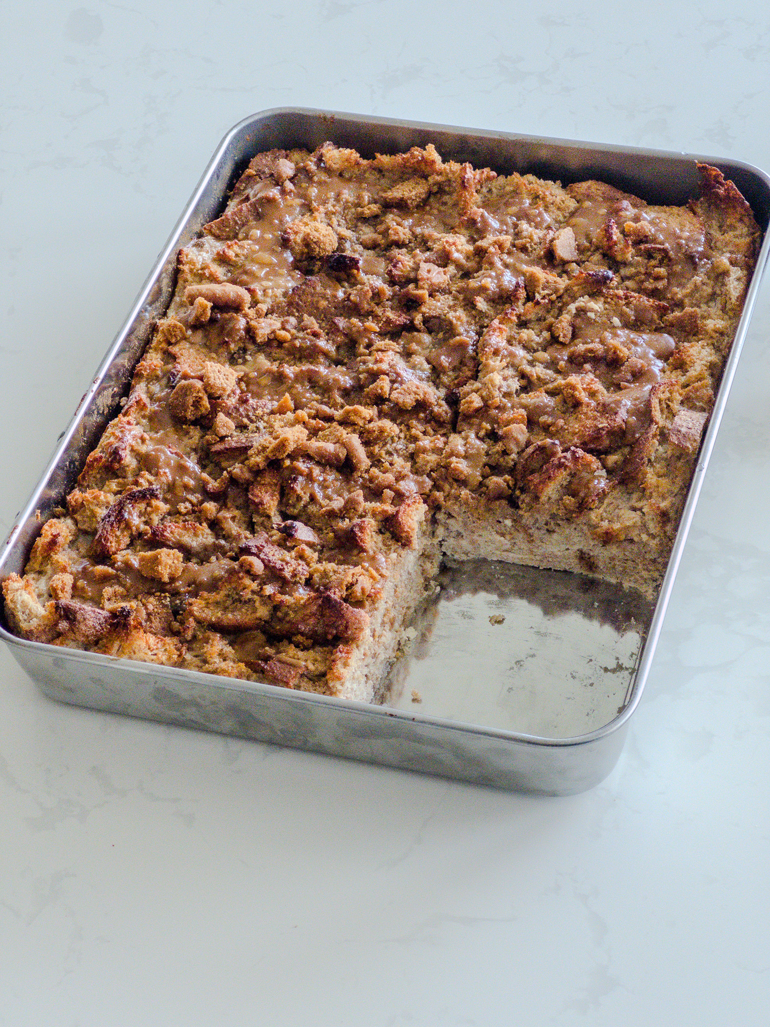 Baking dish with lid with french toast banoffee inside